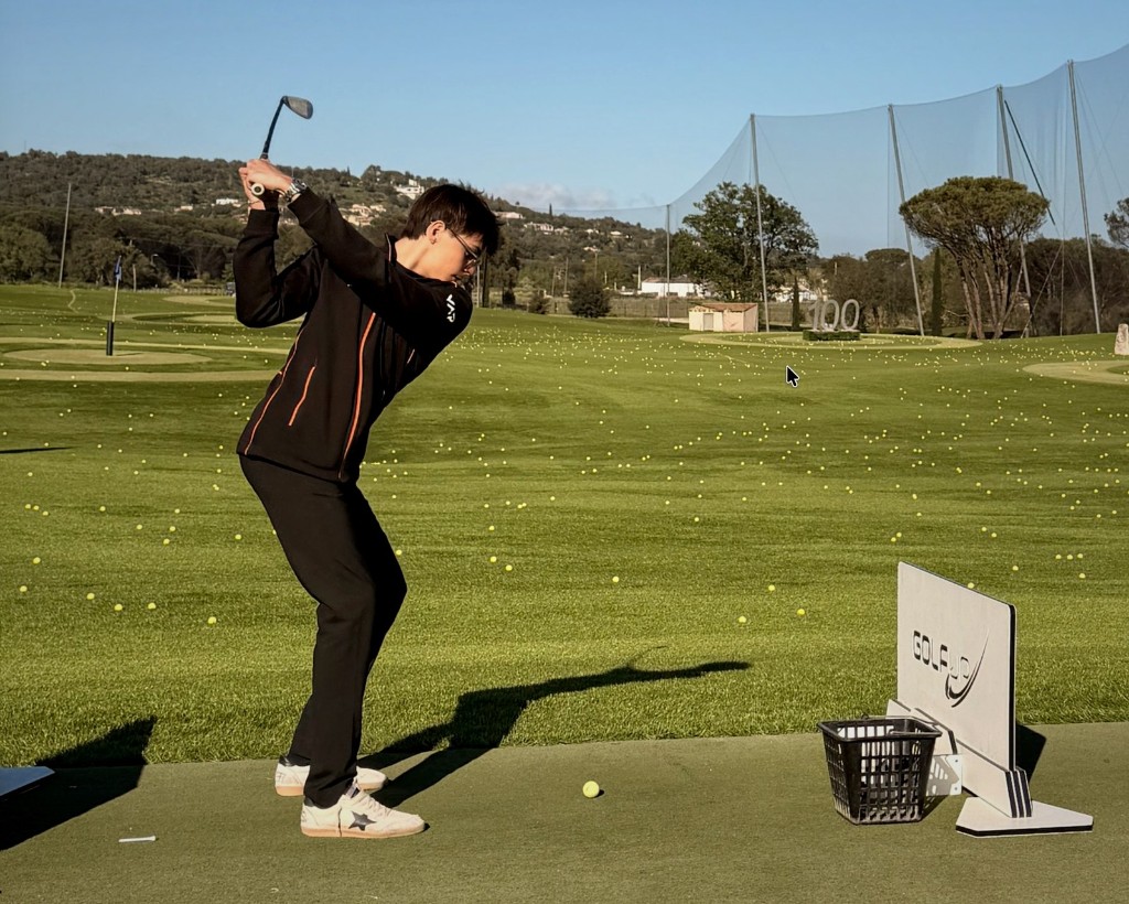 Andrea Dupé — practice golf, driving range