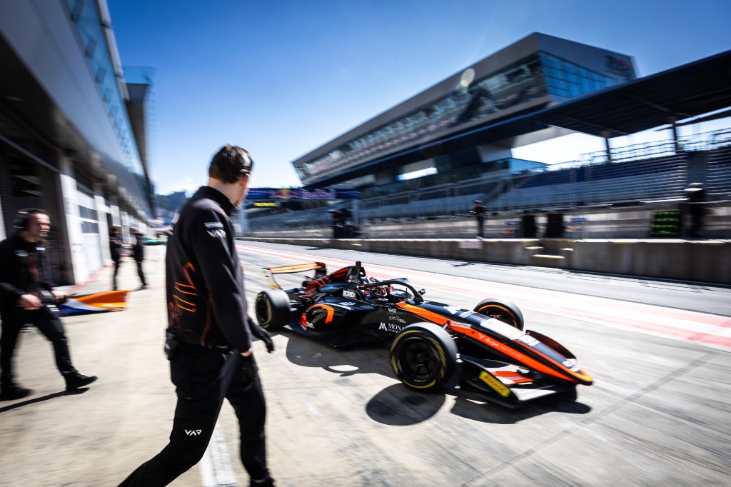 Andrea Dupé VAR #7 — Pitlane exit