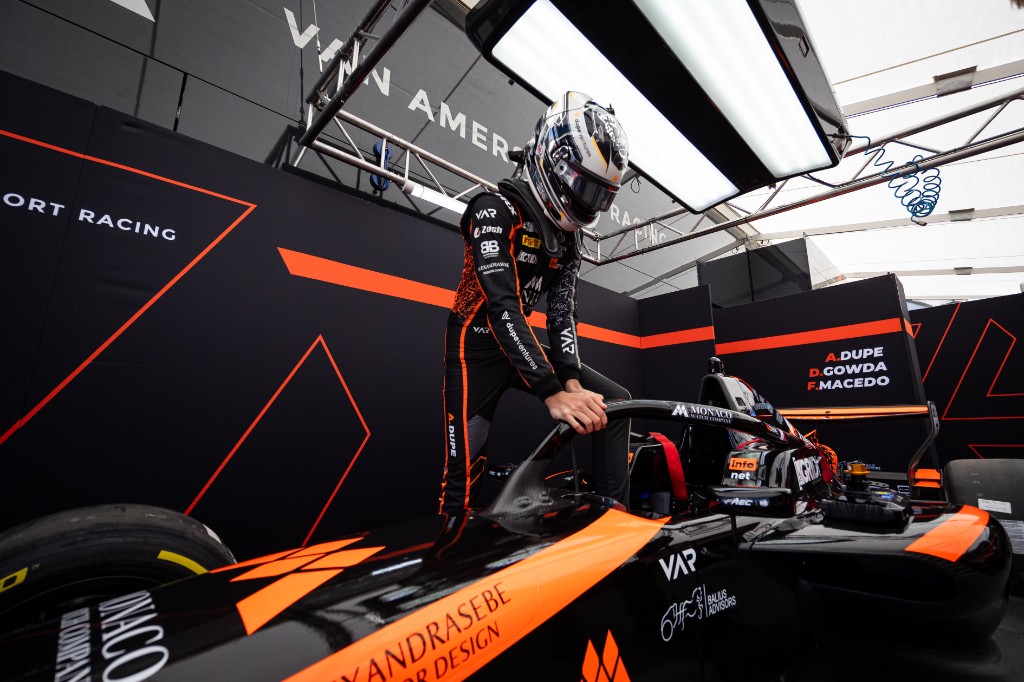 Andrea Dupé stepping into his Van Amersfoort Racing car in the Spielberg garage