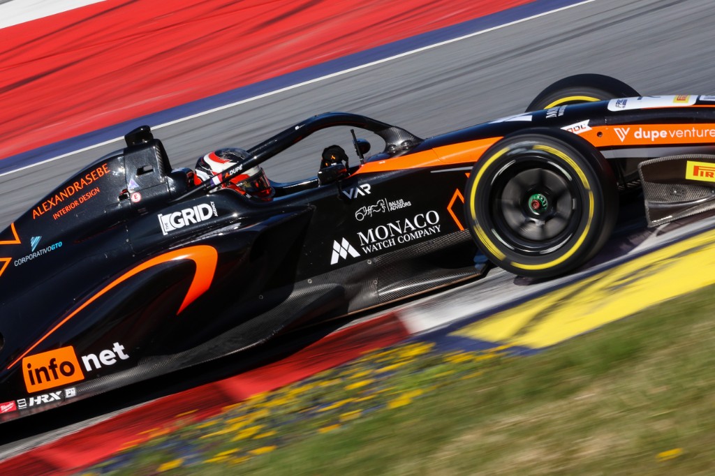 VAR F4 sponsors close-up